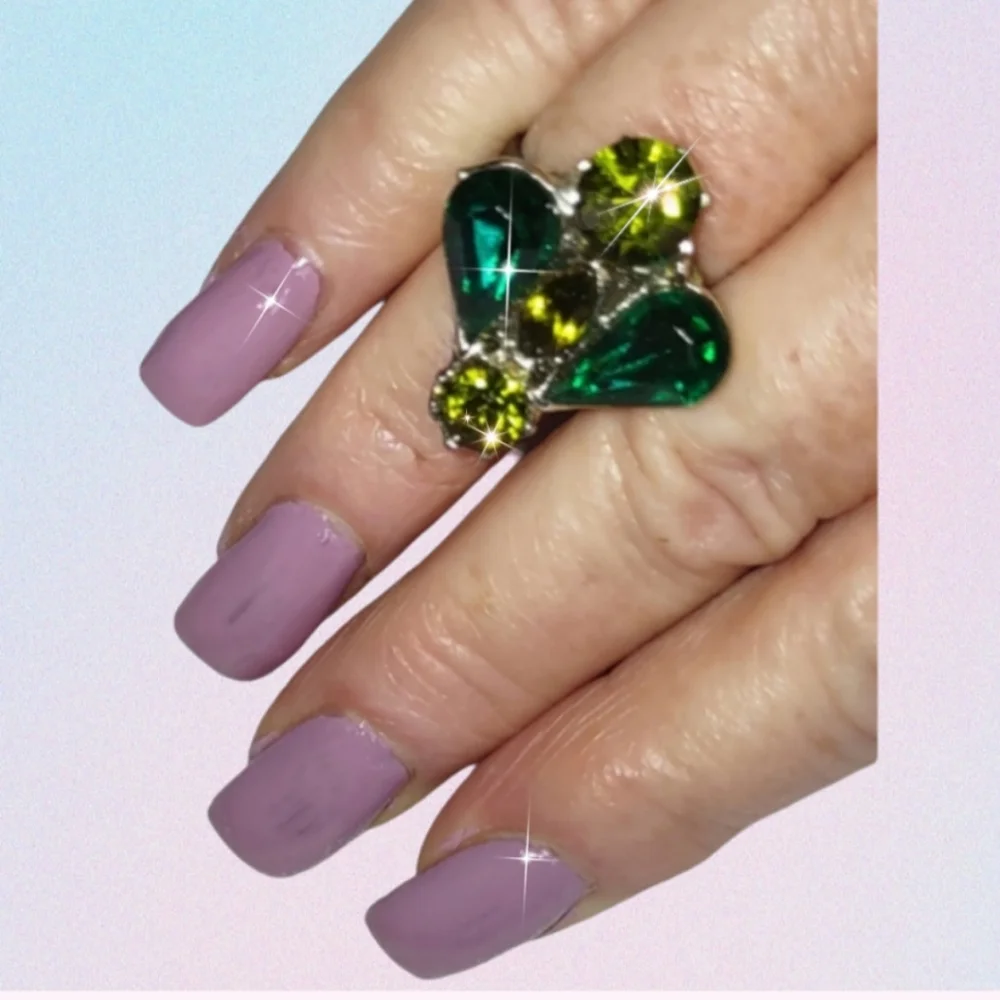 Vintage Emerald Green & Chartreuse Rhinestone Glass Fly Ring